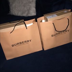 Burberry sneakers🖤